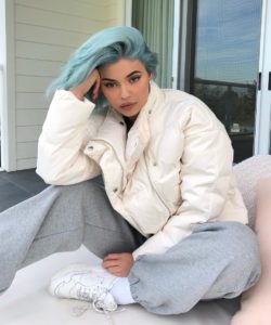 how to get kylie jenner's icy blue hair